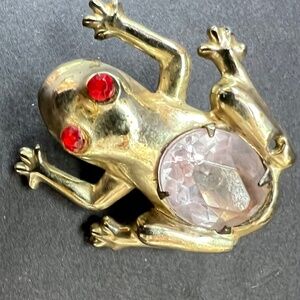 Vintage frog brooch